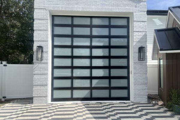 Raynor AV 300 garage door installed by ABS Garage Doors in Flagler Beach, Florida.