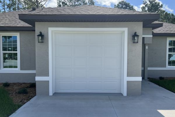 Raynor Buildmark Garage Door installed by ABS Garage Door in Palm Coast, Florida